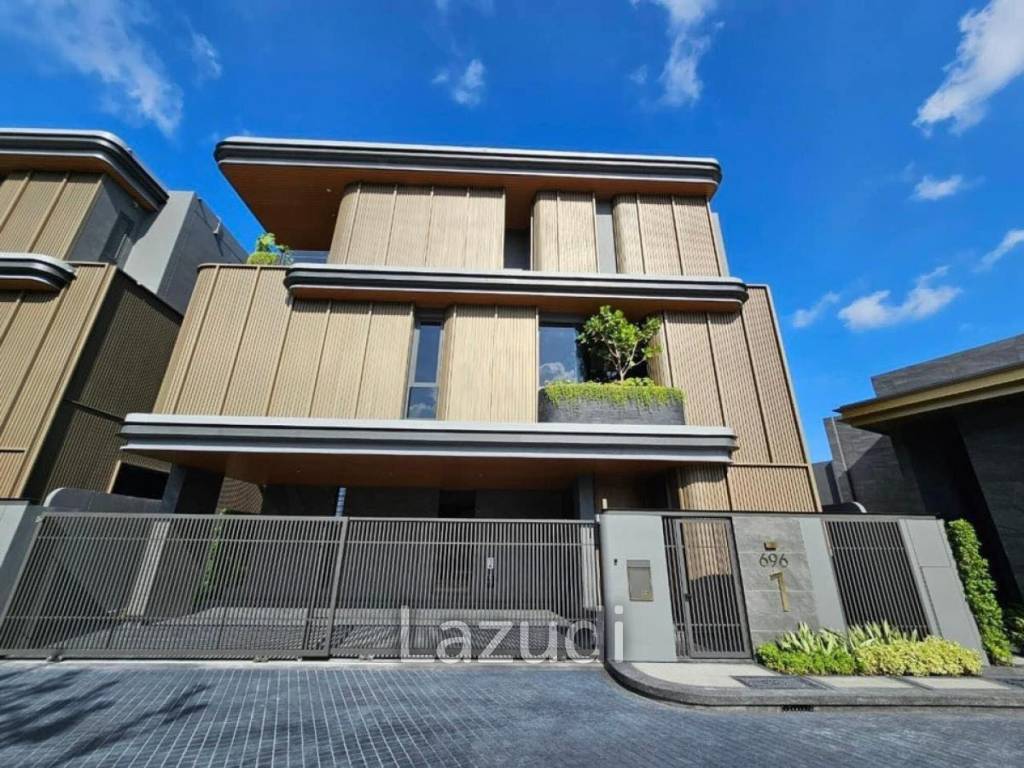 4bed 5bath maid room  552Sqm for rent at BuGaan Rama9 - Mengjai