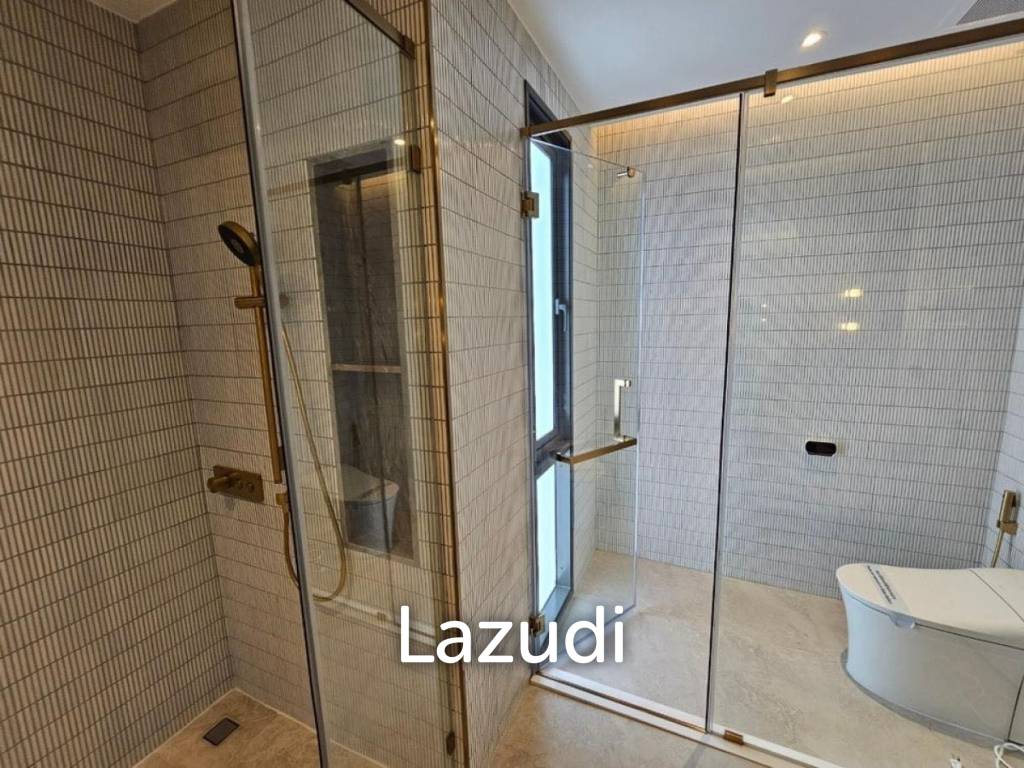 4bed 5bath maid room  552Sqm for rent at BuGaan Rama9 - Mengjai