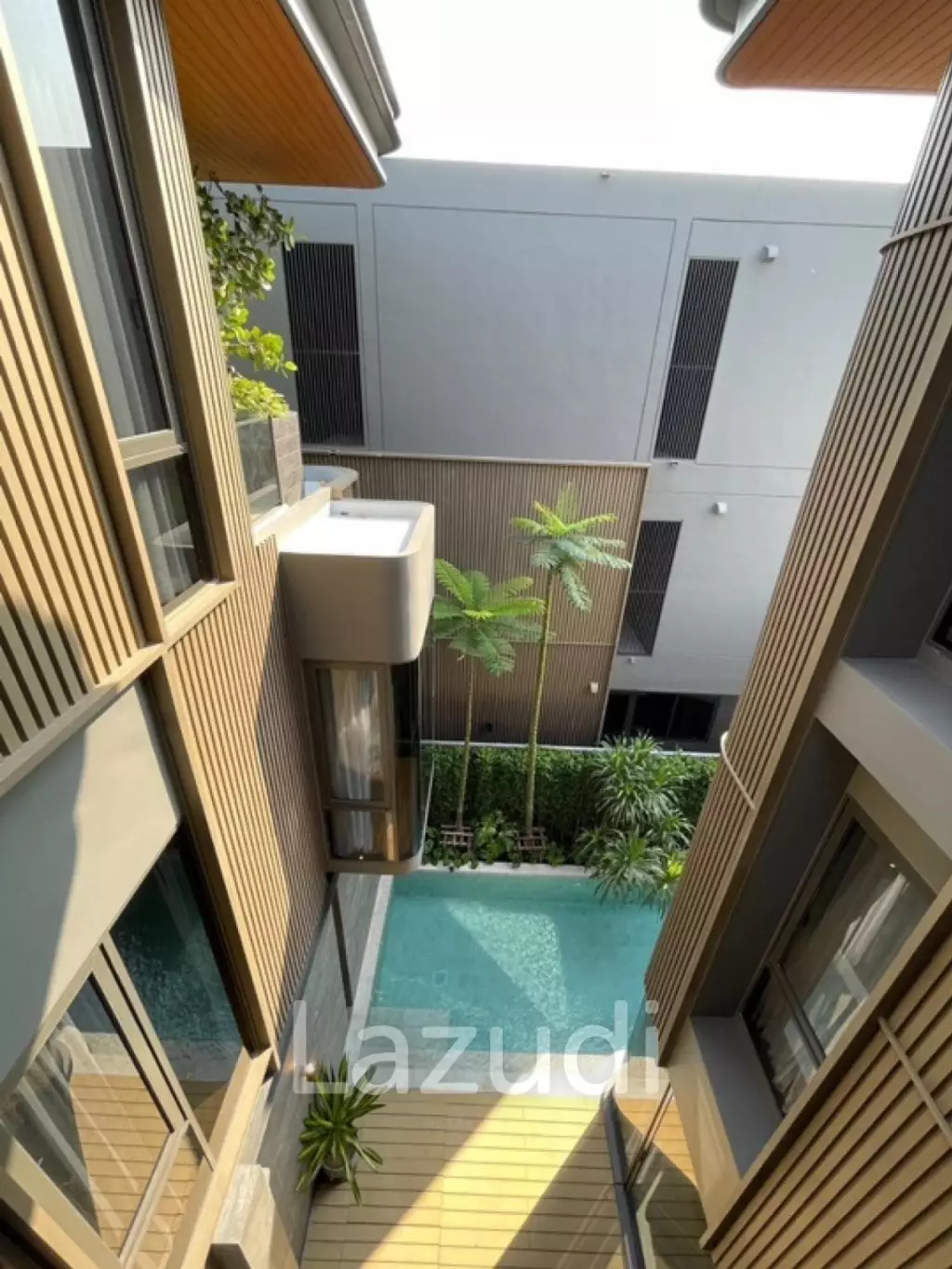 4bed 5bath maid room  552Sqm for rent at BuGaan Rama9 - Mengjai