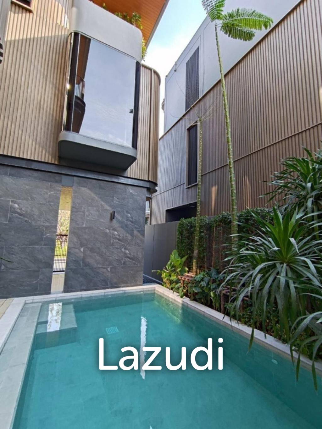 4bed 5bath maid room  552Sqm for rent at BuGaan Rama9 - Mengjai