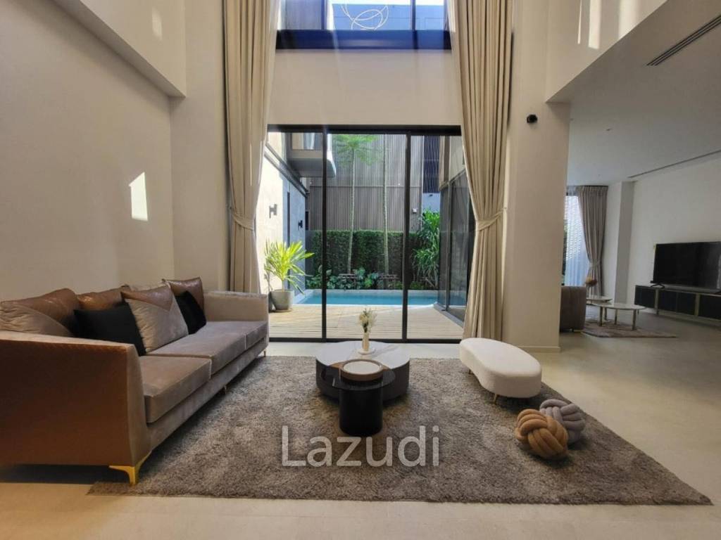 4bed 5bath maid room  552Sqm for rent at BuGaan Rama9 - Mengjai