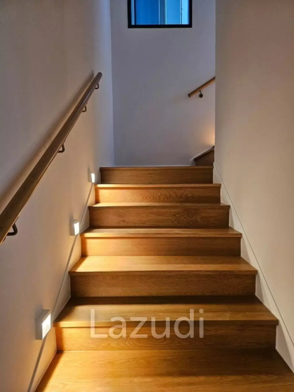 4bed 5bath maid room  552Sqm for rent at BuGaan Rama9 - Mengjai