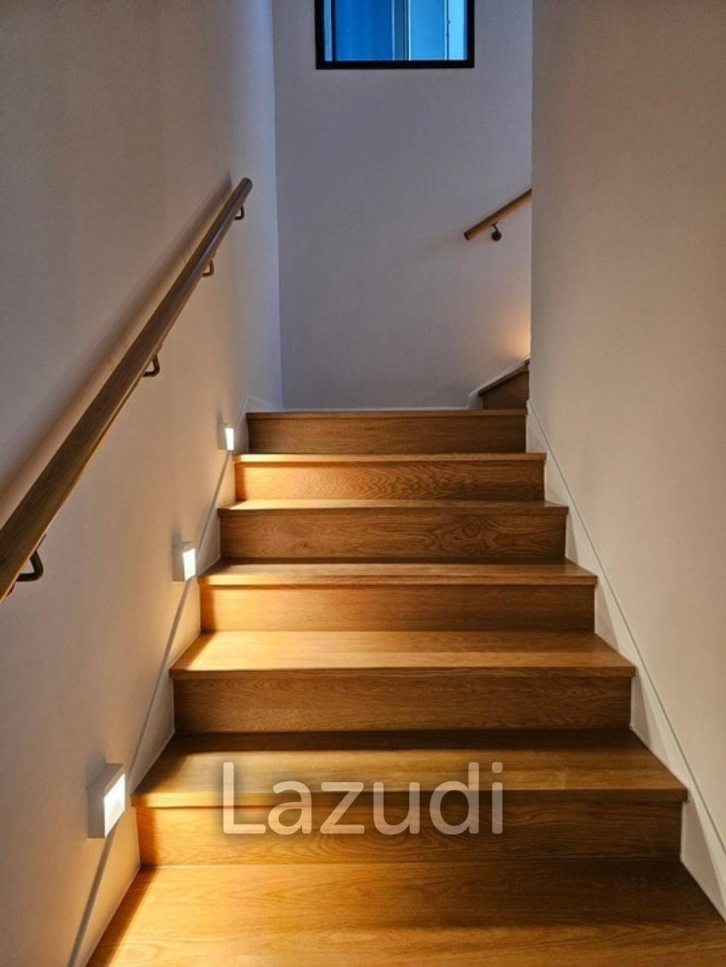 4bed 5bath maid room  552Sqm for rent at BuGaan Rama9 - Mengjai