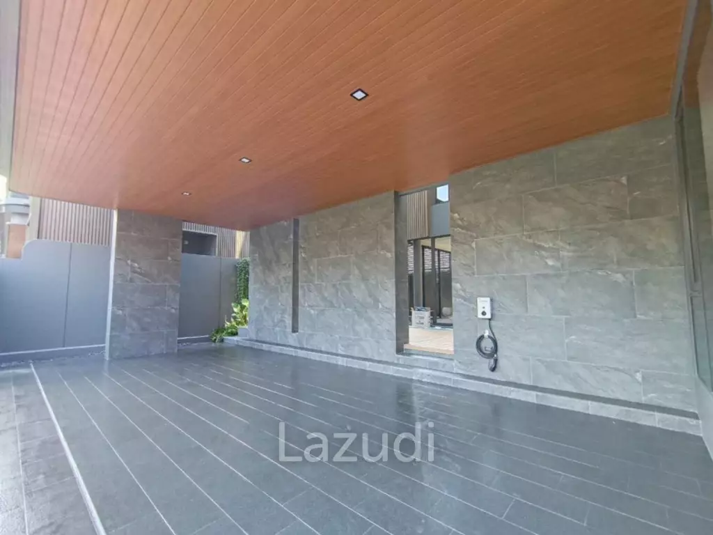 4bed 5bath maid room  552Sqm for rent at BuGaan Rama9 - Mengjai