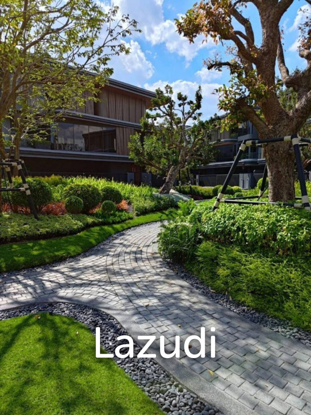 4bed 5bath maid room  552Sqm for rent at BuGaan Rama9 - Mengjai
