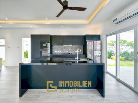 Mali Boutique: Brandneue Pool Villa mit 3 Schlafzimmern