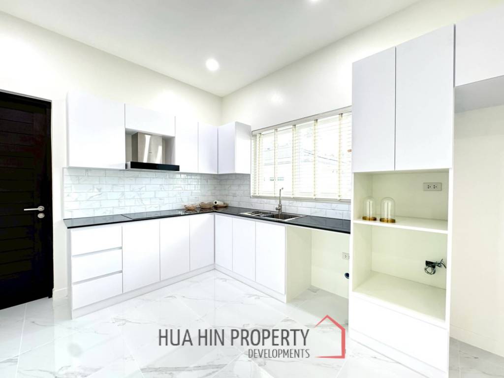 Modern 3 Bedroom Villa with Pool in Thap Tai, Hua Hin