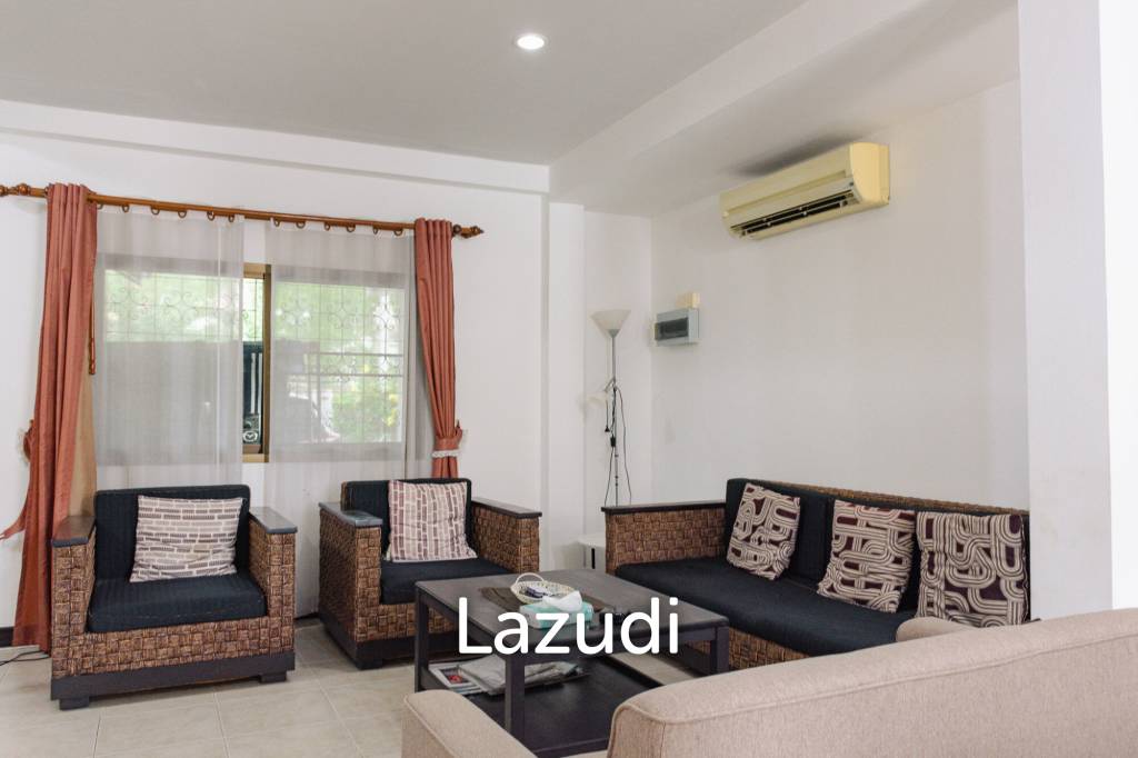 Nice 3 Bed villa with shared Pool