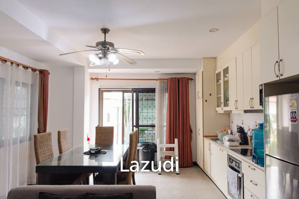 Nice 3 Bed villa with shared Pool