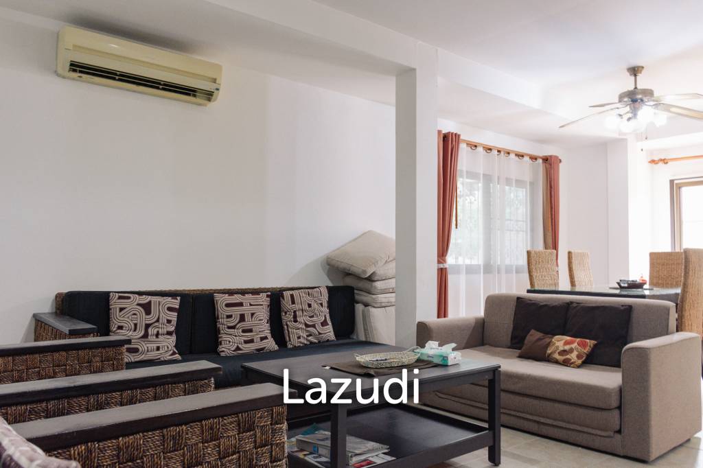 Nice 3 Bed villa with shared Pool