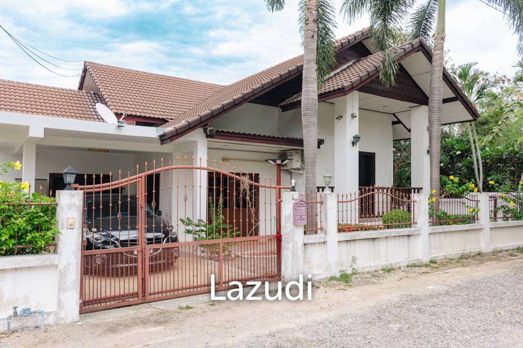 Nice 3 Bed villa with shared Pool