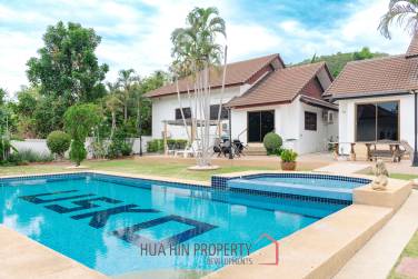 Nice 3 Bed villa with shared Pool