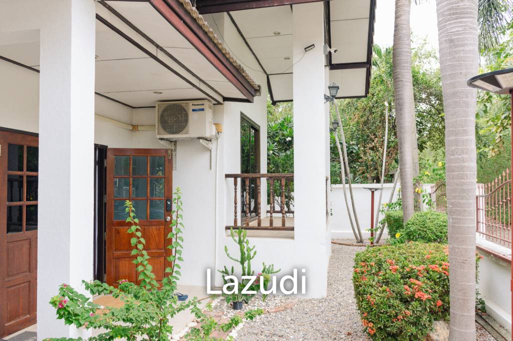 Nice 3 Bed villa with shared Pool