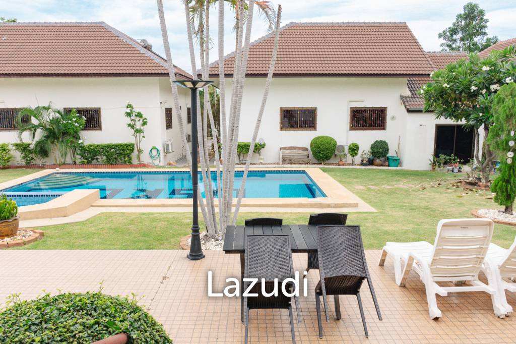 Nice 3 Bed villa with shared Pool