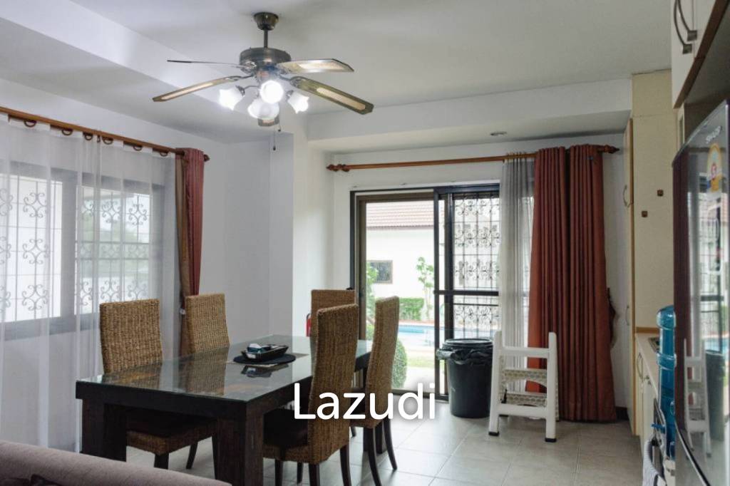 Nice 3 Bed villa with shared Pool