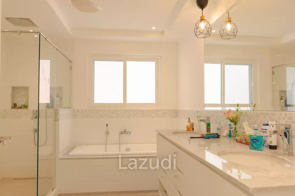 New 3 bed pool villa on a large corner plot
