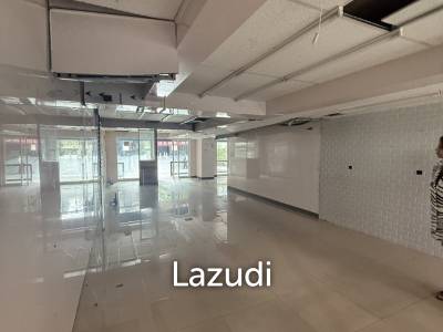 70SQM Main Road Sukhumvit 39 Retail Space 500M from Emquartier
