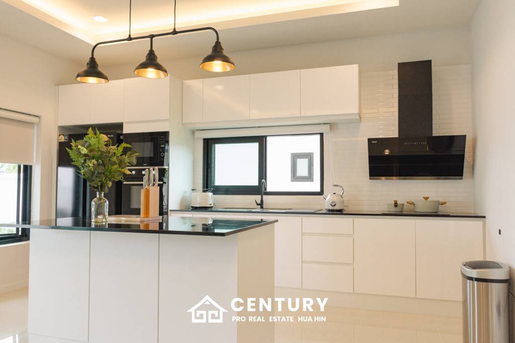 540 ตร.ม 3 เตียง 2 อาบน้ำ วิลล่า For ขาย