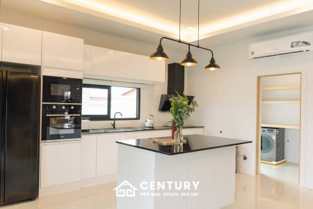 540 ตร.ม 3 เตียง 2 อาบน้ำ วิลล่า For ขาย