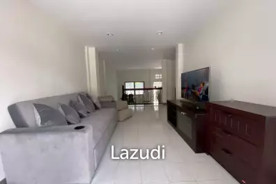 3 Bedrooms 2 Bathrooms 167 SQ.M. Townhouse in Na Kluea