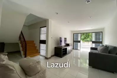3 Bedroom 2 Bathrooms 167 Sq.m. Townhouse In Na Kluea