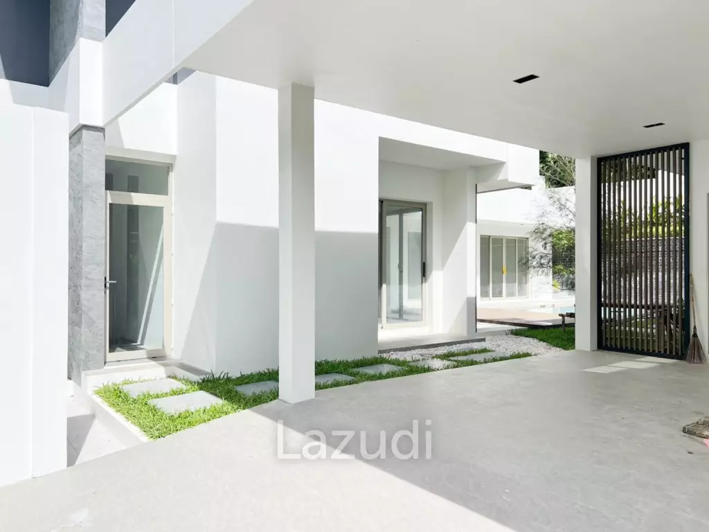 Modern 4-Bedroom Pool Villa In Kathu For Sale