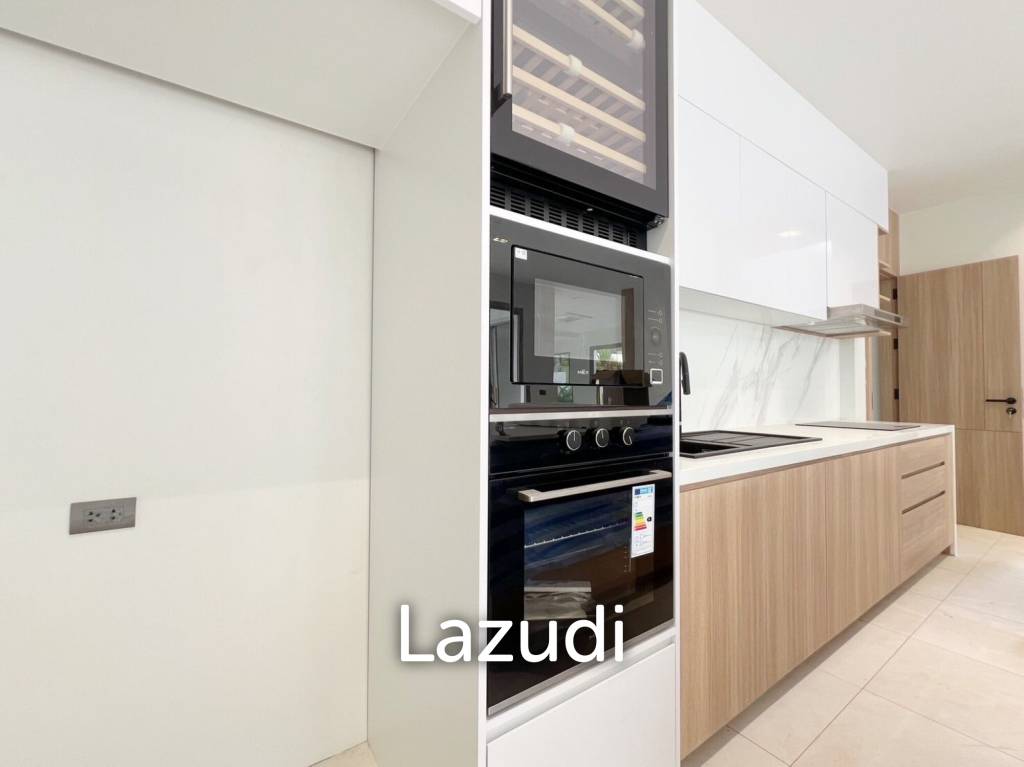 Modern 4-Bedroom Pool Villa In Kathu For Sale