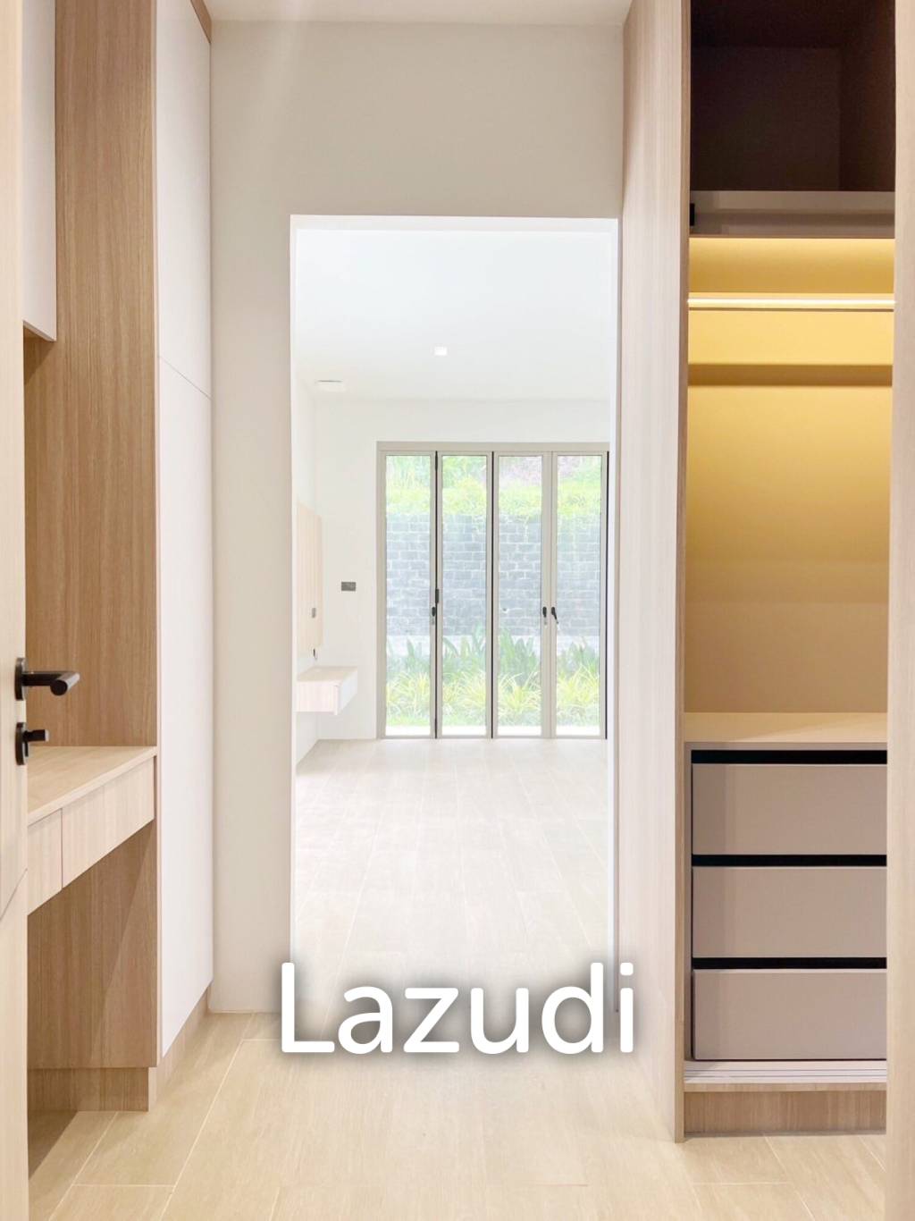Modern 4-Bedroom Pool Villa In Kathu For Sale