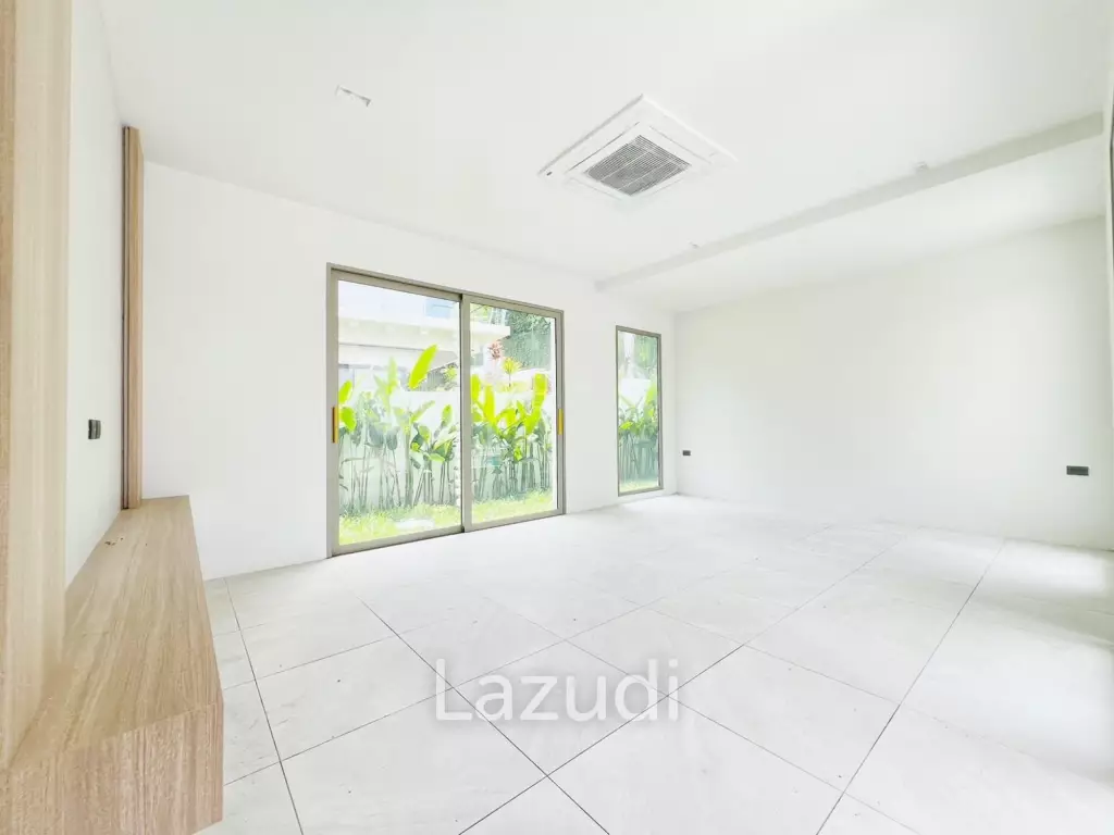 Modern 4-Bedroom Pool Villa In Kathu For Sale