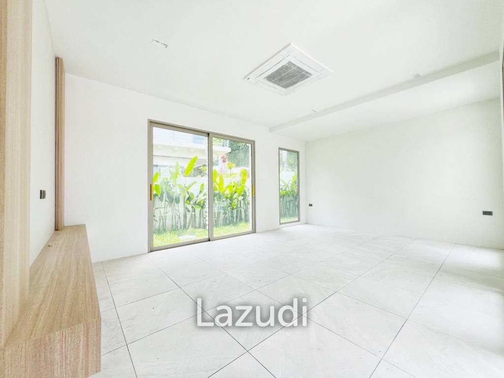 Modern 4-Bedroom Pool Villa In Kathu For Sale