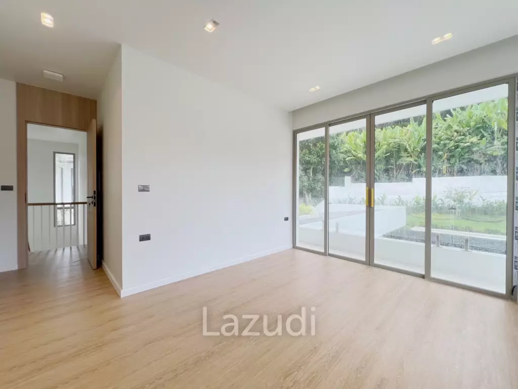 Modern 4-Bedroom Pool Villa In Kathu For Sale