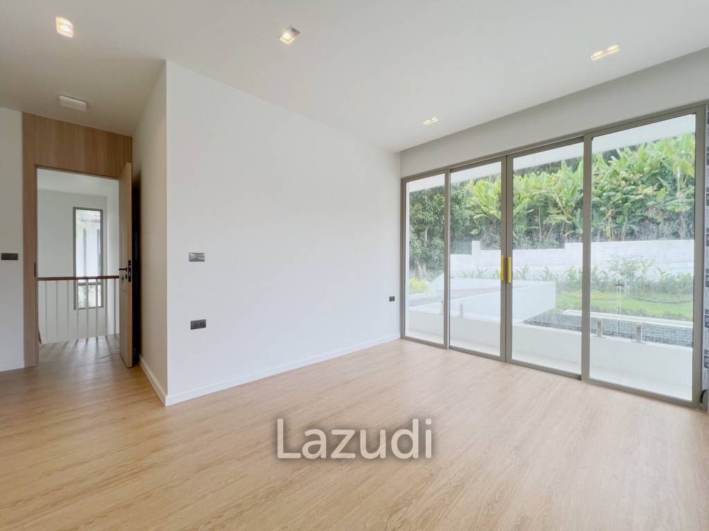 Modern 4-Bedroom Pool Villa In Kathu For Sale