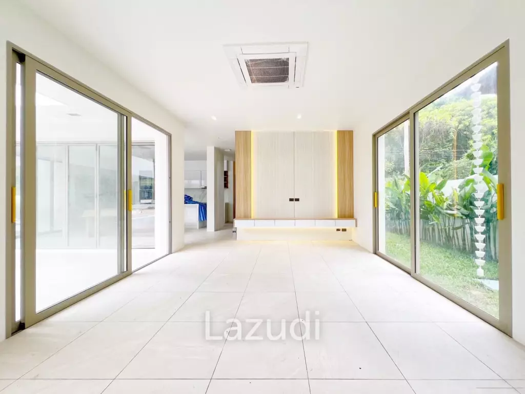 Modern 4-Bedroom Pool Villa In Kathu For Sale