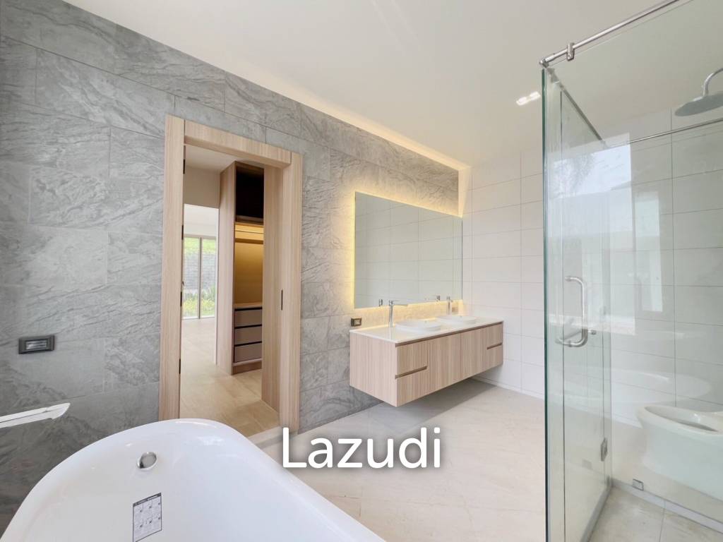 Modern 4-Bedroom Pool Villa In Kathu For Sale