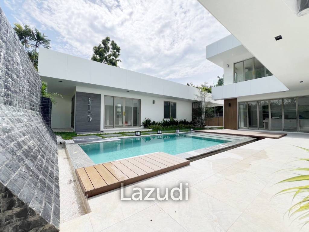 Modern 4-Bedroom Pool Villa In Kathu For Sale