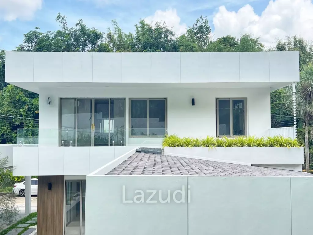 Modern 4-Bedroom Pool Villa In Kathu For Sale