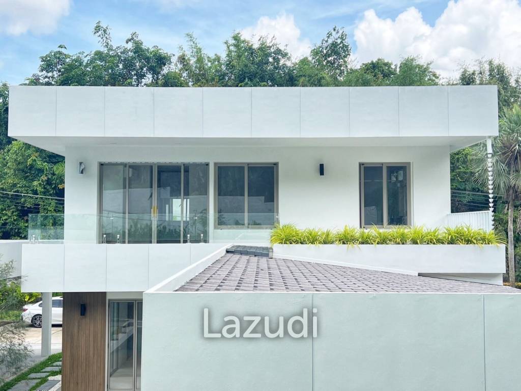 Modern 4-Bedroom Pool Villa In Kathu For Sale