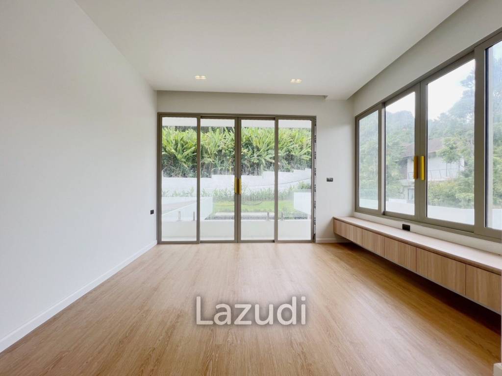 Modern 4-Bedroom Pool Villa In Kathu For Sale