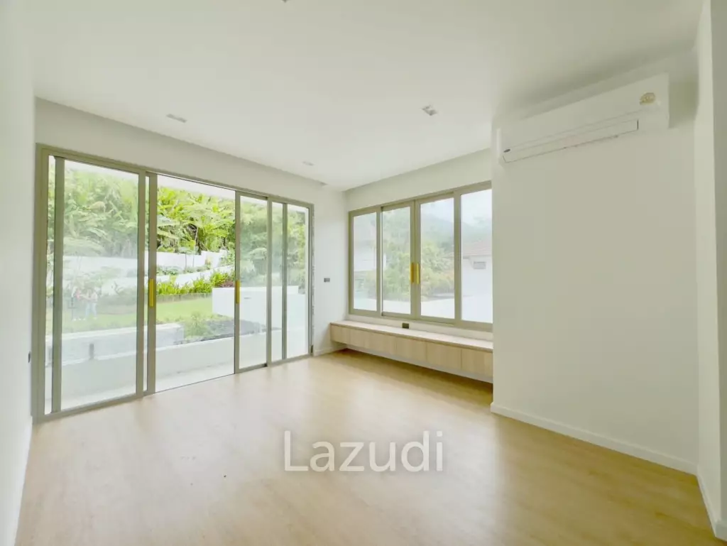 Modern 4-Bedroom Pool Villa In Kathu For Sale