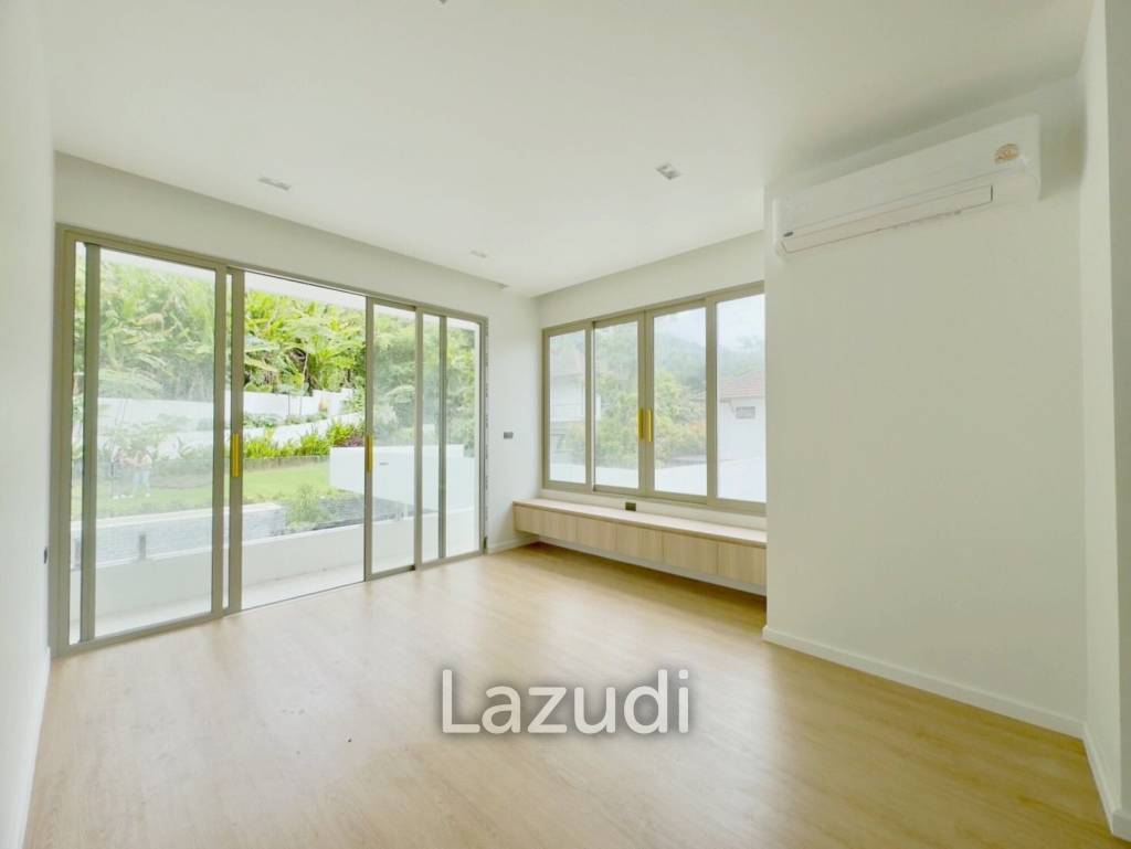 Modern 4-Bedroom Pool Villa In Kathu For Sale