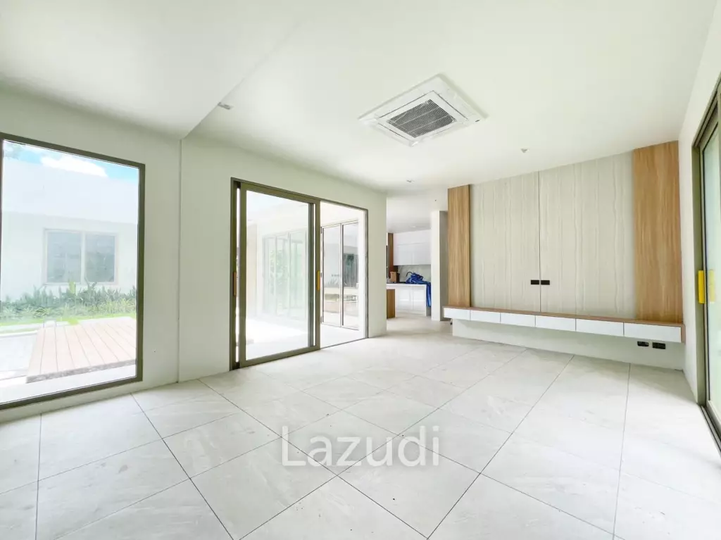 Modern 4-Bedroom Pool Villa In Kathu For Sale