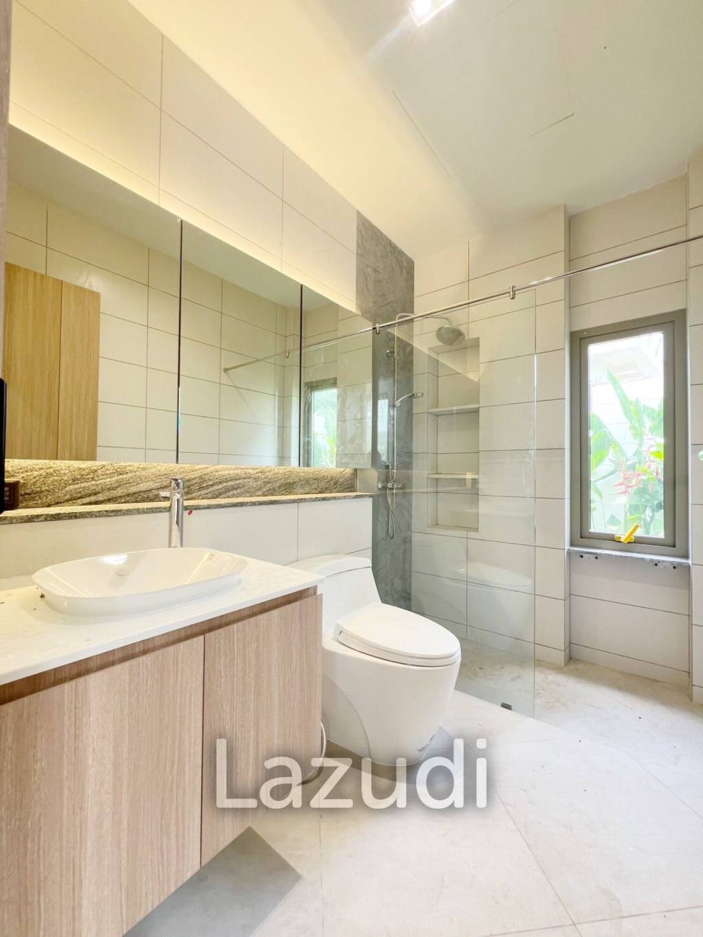 Modern 4-Bedroom Pool Villa In Kathu For Sale