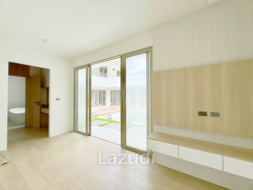Modern 4-Bedroom Pool Villa In Kathu For Sale