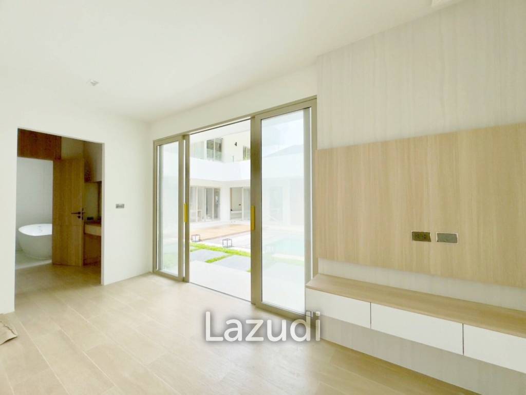 Modern 4-Bedroom Pool Villa In Kathu For Sale