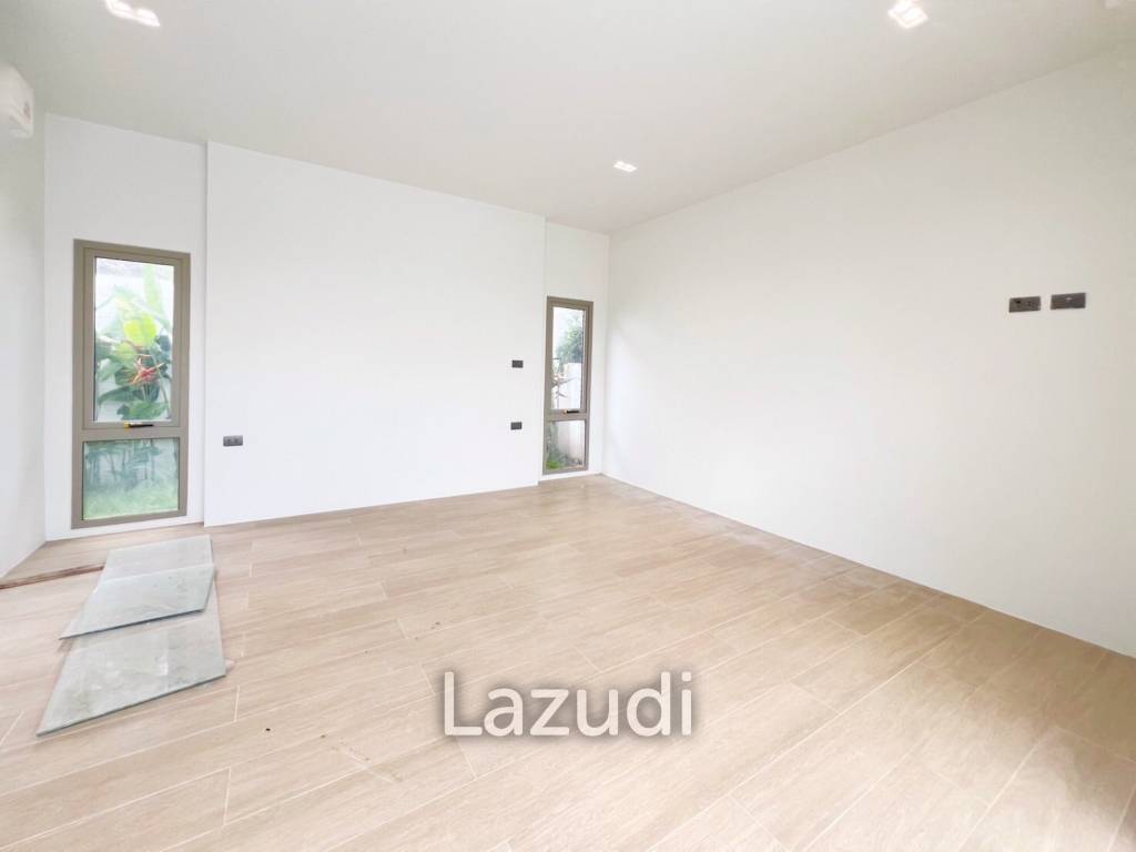 Modern 4-Bedroom Pool Villa In Kathu For Sale