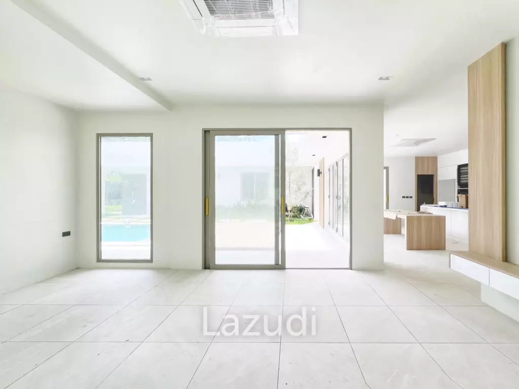 Modern 4-Bedroom Pool Villa In Kathu For Sale