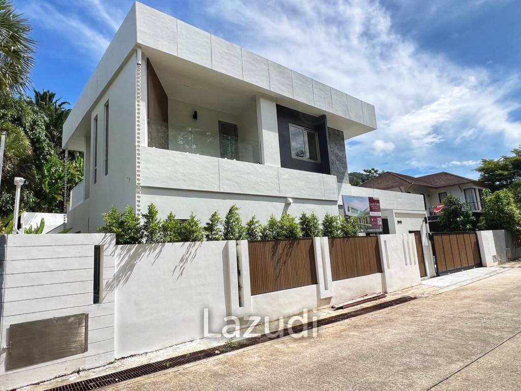 Modern 4-Bedroom Pool Villa In Kathu For Sale