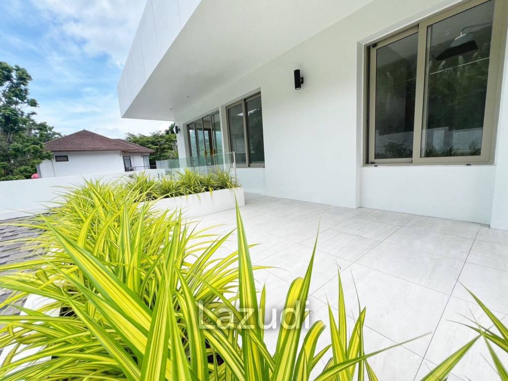 Modern 4-Bedroom Pool Villa In Kathu For Sale
