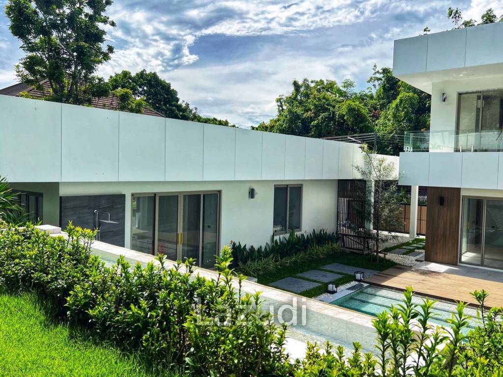 Modern 4-Bedroom Pool Villa In Kathu For Sale