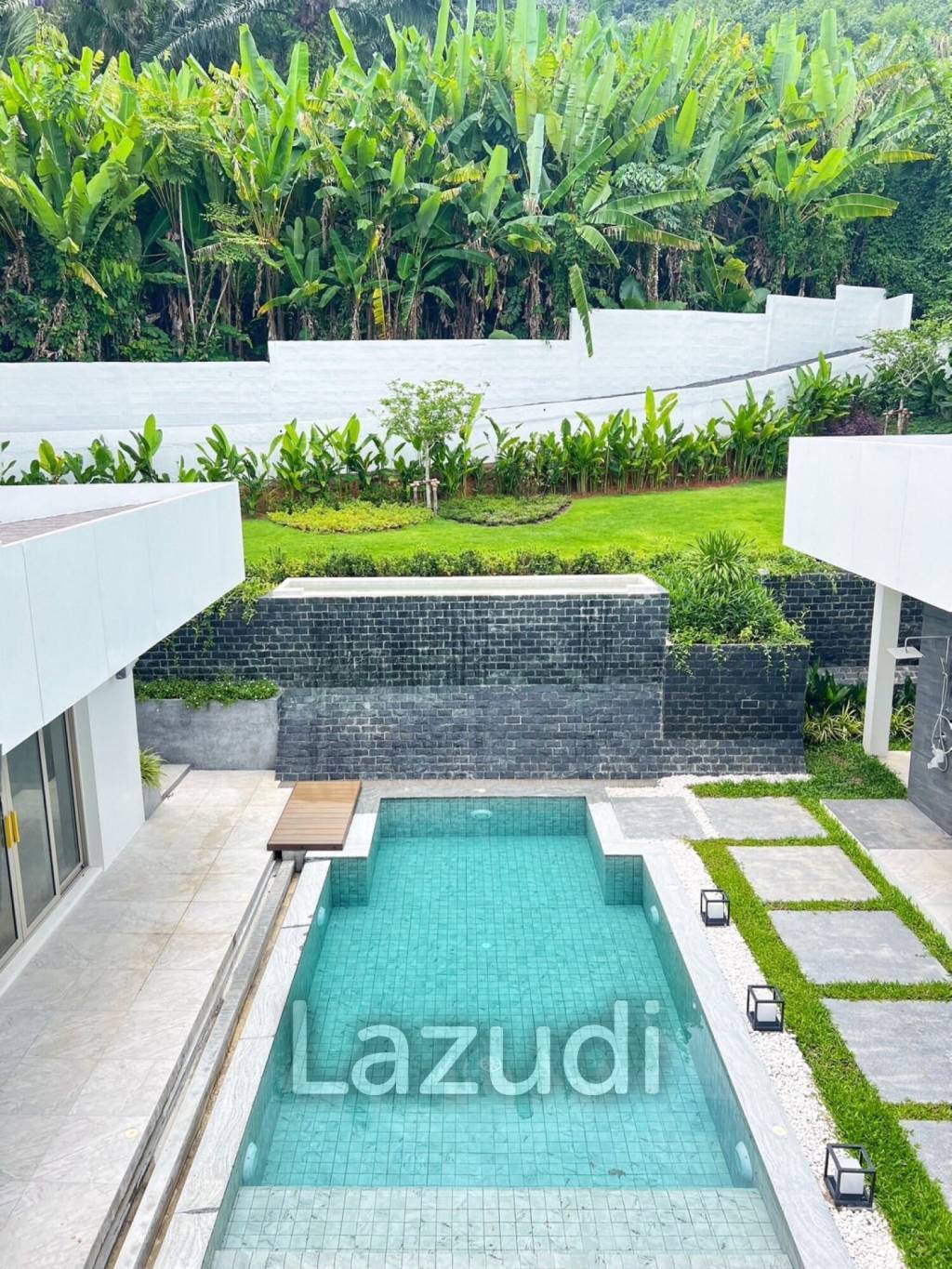 Modern 4-Bedroom Pool Villa In Kathu For Sale